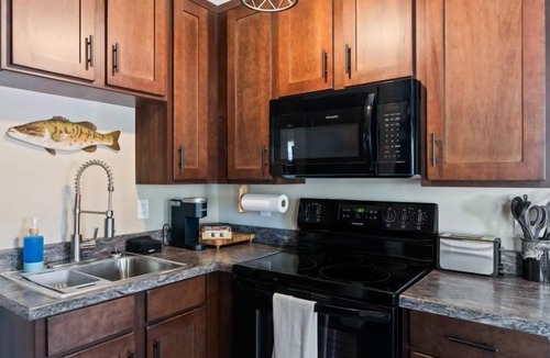 Gadsden House | Dockside at River Rocks Landing