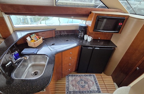 Waterfront Bed & Breakfast | Dockside Boat & Bed Long Beach