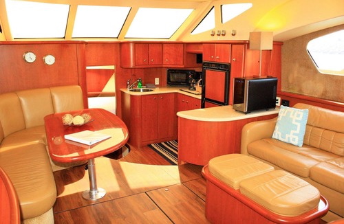 Waterfront Bed & Breakfast | Dockside Boat & Bed Long Beach