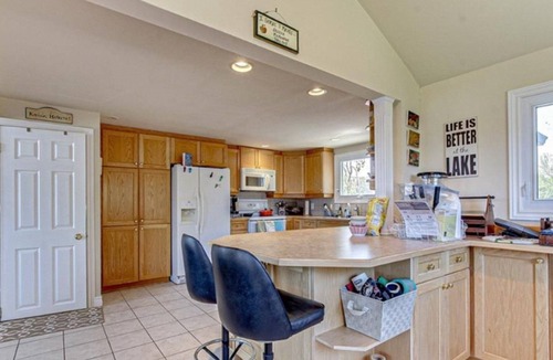 Port Franks Cottage | Dockside Cottage on Ontario's West Coast