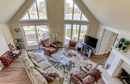 Port Franks Cottage | Dockside Cottage on Ontario's West Coast