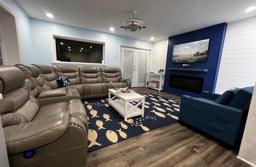 Clarksville House | Dockside Dreamz 1 with beach and dock
