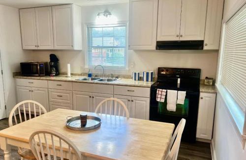 Clarksville House | Dockside Dreamz 2 with beach & dock