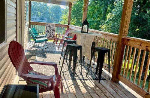 Clarksville House | Dockside Dreamz 2 with beach & dock