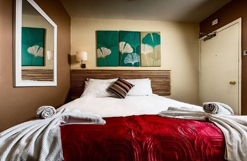 Shadwell Hotel | Dockside Hotel