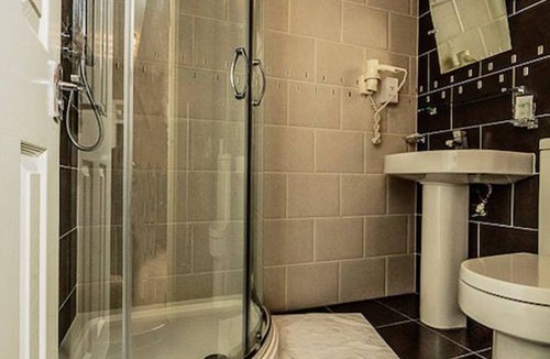 Shadwell Hotel | Dockside Hotel