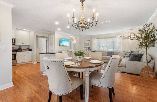 Palm Harbor Cottage | Dockside Serenity