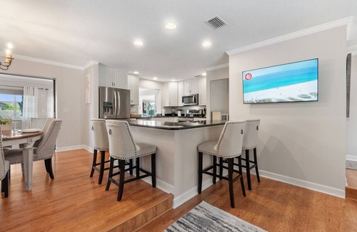 Palm Harbor Cottage | Dockside Serenity