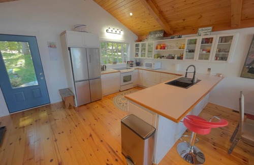Rideau Lakes House | Dockview Splendour | Spacious Waterfront Retreat on Opinicon
