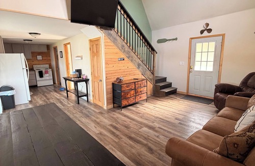 Warsaw House | Docs Place, A lovely 2-bedroom house in Warsaw perfect for a relaxing getaway.
