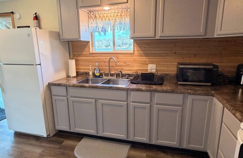 Warsaw House | Docs Place, A lovely 2-bedroom house in Warsaw perfect for a relaxing getaway.