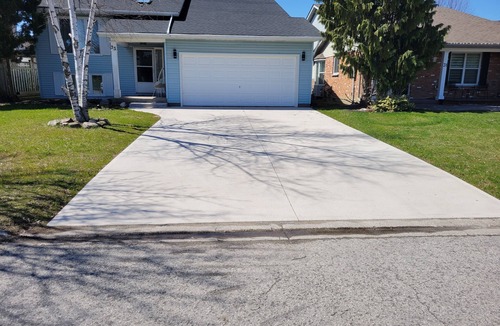 St. Catharines House | Doctor's Lounge - An Executive Home in Niagara