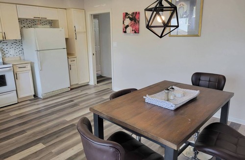 St. Catharines House | Doctor's Lounge - An Executive Home in Niagara