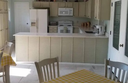 Pennington Apartment | " Doctor's Office" at Oak Arbor