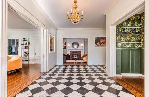 Lenox Hotel | Doctor Sax House