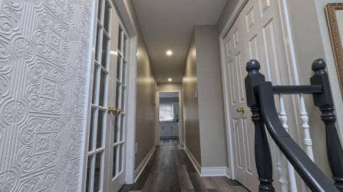 St. Catharines House | Doctors Lounge - An Executive Home in Niagara