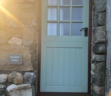 Scales House | Doddick Bothy