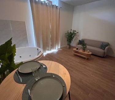 Laval Apartment | Dodo Créole