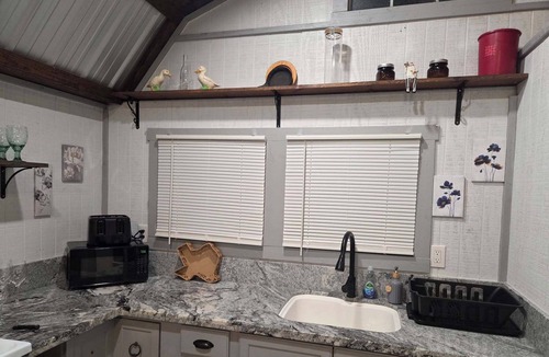 Fayette County Cabin | Dodo's Place on 22 acres outside of Smithville, TX