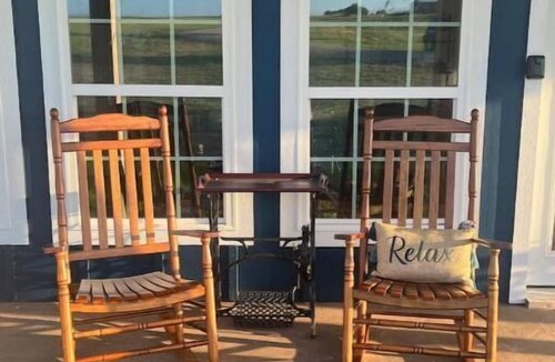Riesel Cabin | Doe's Hideaway - rural retreat