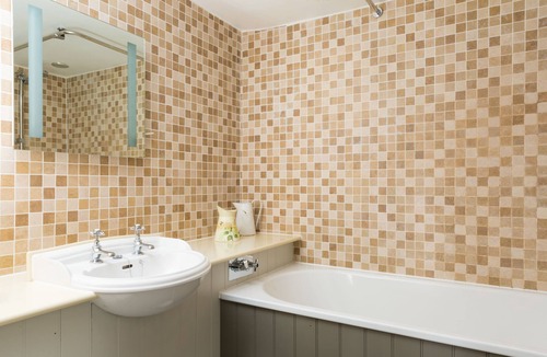 Lenham Hotel | Dog & Bear Hotel