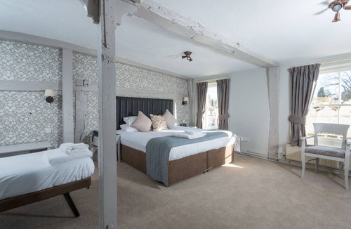 Lenham Hotel | Dog & Bear Hotel