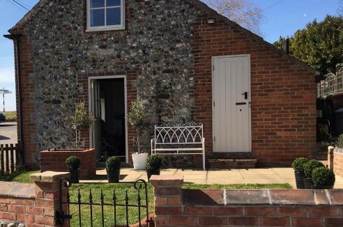 Little Barningham House | Dog Cottage