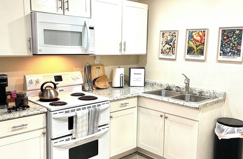 Gig Harbor Apartment | Dog-Friendly 2-Bedroom MIL on Cushman Trail in Gig Harbor
