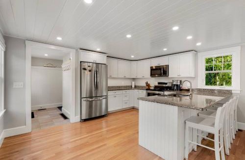 Rockport House | Dog Friendly 2BR Home Walk to Beach+Bearskin Neck
