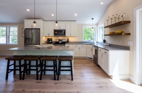 Campground Landing House | Dog Friendly 4 Bedroom with Pool, 2 Min Walk to Beach