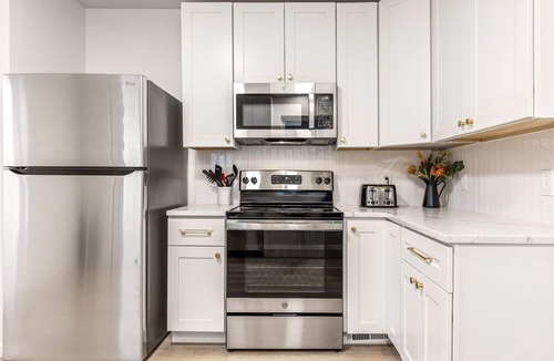 Wentzville House | Dog-Friendly 5-BR Home for Groups