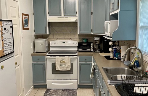 Shoreacres House | Dog friendly and beautiful waterfront guest house with Amenities