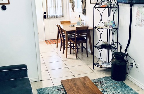 Shoreacres House | Dog friendly and beautiful waterfront guest house with Amenities