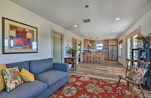 Nemo Apartment | Dog-Friendly Apartment ~ 32 Mi to Fort Worth!