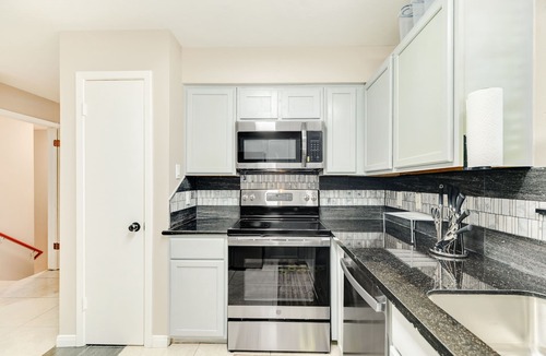 Robindell Apartment | Dog-friendly apartment with central AC & washer/dryer - snowbirds welcome