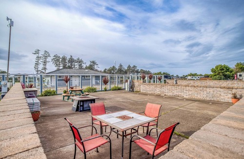 Agate Beach RV Rental | Dog Friendly, Available with 50AMP, 30AMP, Water and Sewer hook up's, WiFi