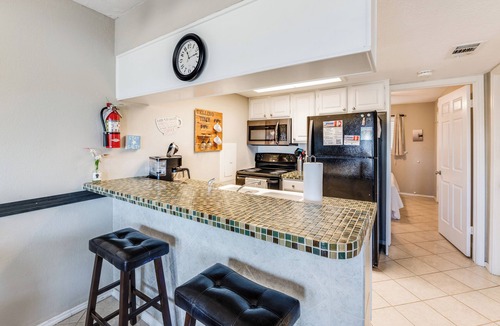 Corpus Christi Condo | Dog-Friendly Beachside Retreat | Patio, Pool & Hot Tub