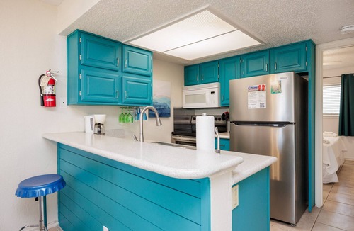 Corpus Christi Condo | Dog-Friendly Beach Escape | Pool, Hot Tub & Private Patio