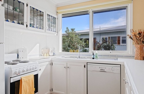 Ventnor House | Dog Friendly Beach Haven