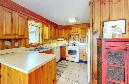 New Harbor House | Dog-friendly beach house with WiFi, private washer/dryer, deck, beautiful views