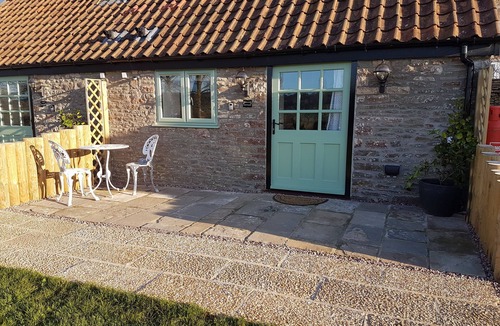 Tickenham House | Dog friendly beautiful 1 bed barn conversion in country setting