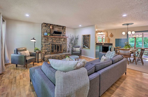 Bella Vista Cottage | Dog-friendly Bella Vista Home w/Grill + Deck