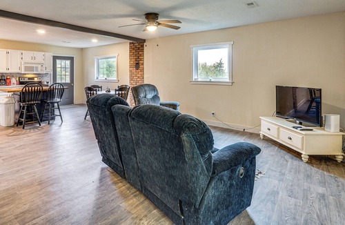 Kingdom City Cabin | Dog-Friendly Cabin w/Yard Near Auxvasse Creek!