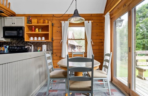Jeffersonville Cabin | Dog Friendly Cabin Near Smuggs