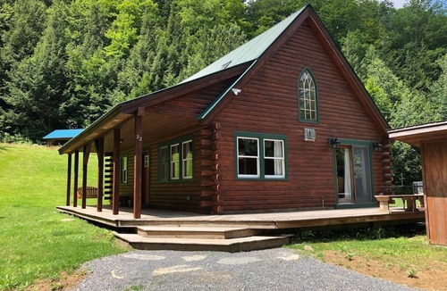 Jeffersonville Cabin | Dog Friendly Cabin Near Smuggs