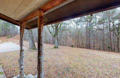 Rogers Cabin | Dog-friendly cabin with washer/dryer & partial AC - near marina