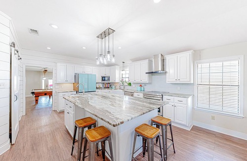 Cameron House | Dog-Friendly Cameron Home w/Pond + Poolside Patio