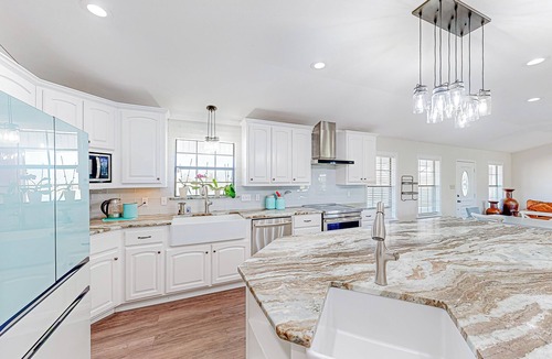Cameron House | Dog-Friendly Cameron Home w/Pond + Poolside Patio