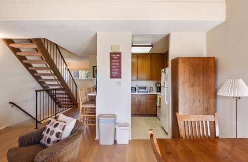 Carnelian Woods Condo | Dog-Friendly Carnelian Woods Lake View Condo