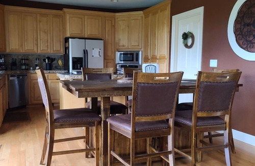 Carson House | Dog Friendly Carson Home on Elk Ridge Golf Course